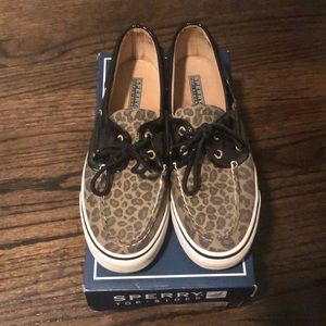 Leopard Sperrys